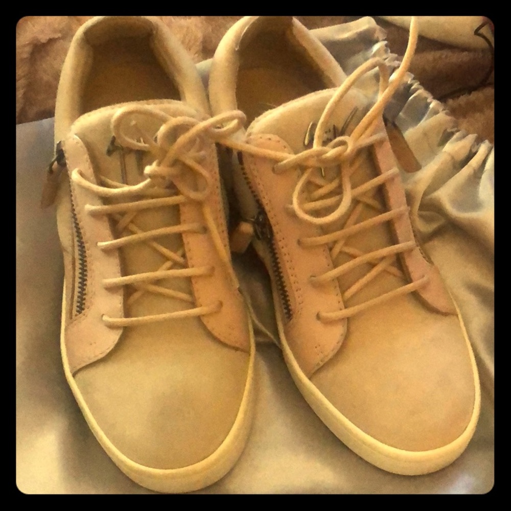 Giuseppe tennis shoes